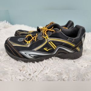 Womens Everlast Athletic Gym Shoes, Size 6